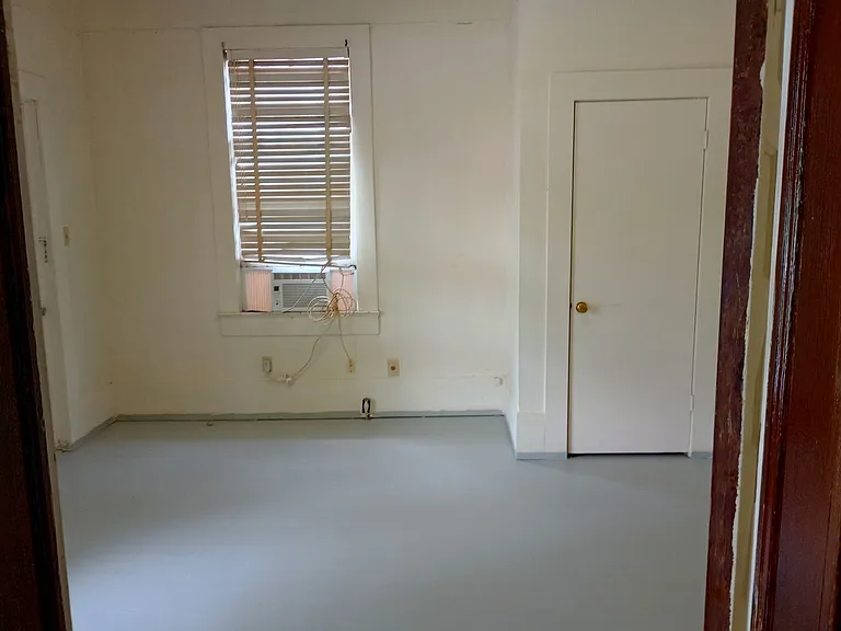 2224 Elliott St — Photo 7