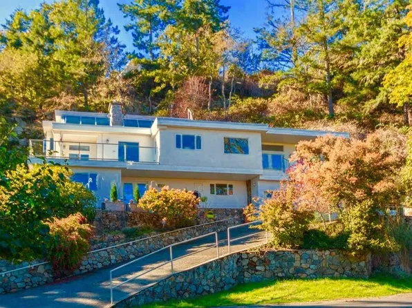 4612 Cliffwood Pl, Saanich, BC V8Y 1B5