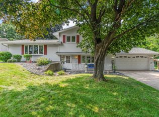 11100 Schoolcraft Rd, Burnsville, MN 55337