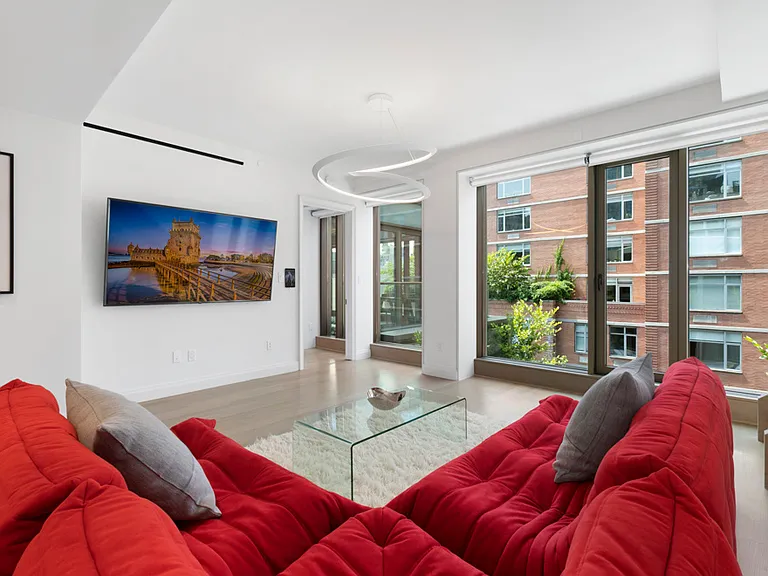 117 W 21st St #PHA — Photo 9