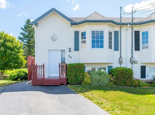 54 Peter Ct, Eastern Passage, NS B3G 1S9
