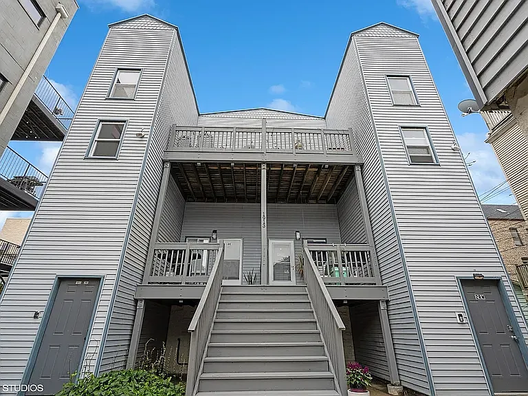 1913 W Armitage Ave #1RE — Photo 2