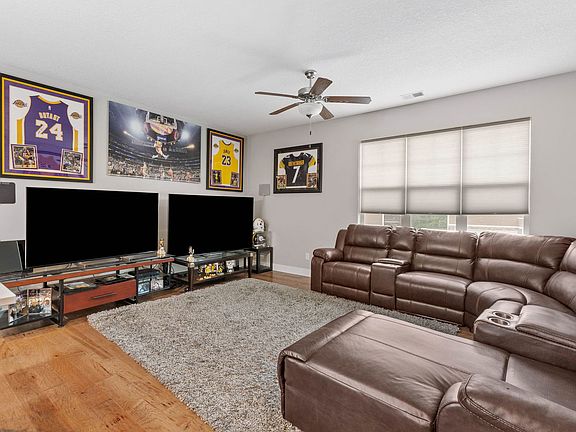 5th image of 711 Cox Ct