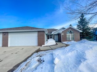 2053 Arbor Rdg, Brookings, SD 57006