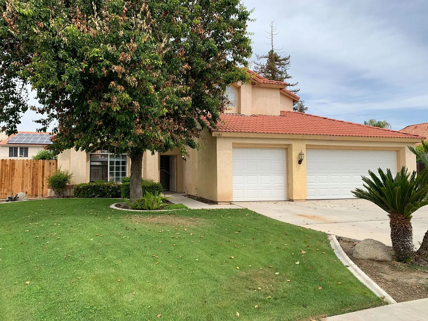 10408 Walnut Creek -3 bed 2.5 bath - SW Bakersfield - Ready for Mid March Move In — Photo 2