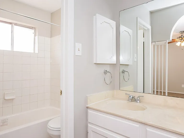 20015 Bishops Gate Ln — Photo 12