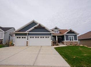 6587 Wolf Hollow Rd, Windsor, WI 53598