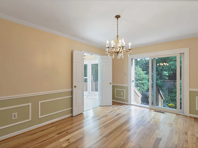 6414 Seven Oaks Ct — Photo 3