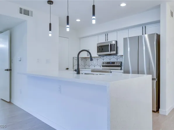 555 E Silverado Ranch Blvd Unit 2075, Las Vegas, NV 89183