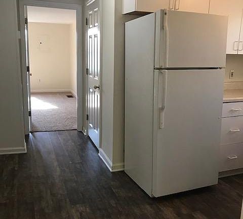 4th image of 1113 N Academy St #B