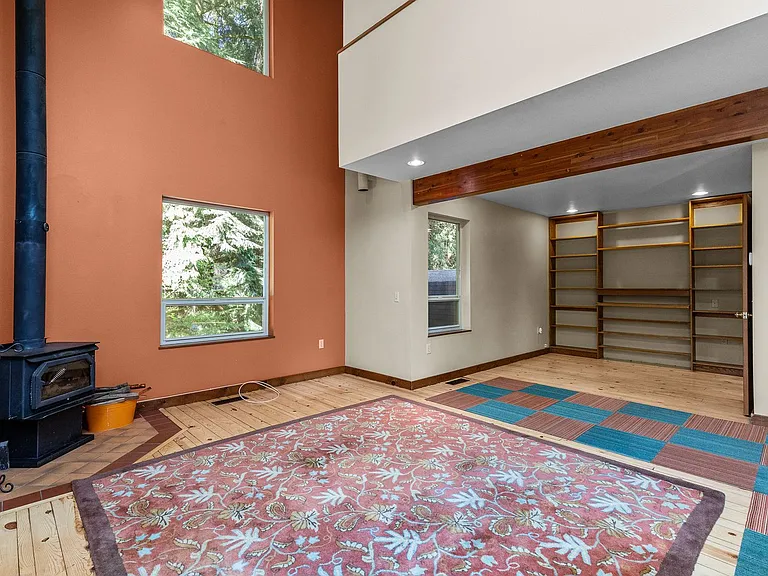 22030 E Lost Lake Rd — Photo 3
