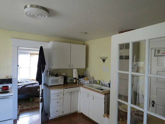 Kitchen - lower unit