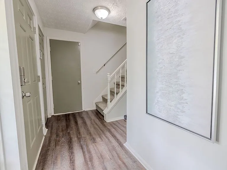 2073 Raintree Pl — Photo 9