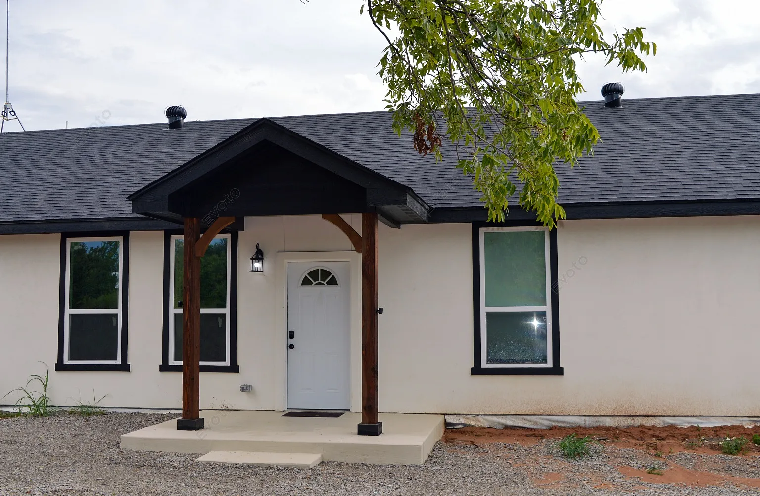 165 Valley Ridge Dr — Photo 1