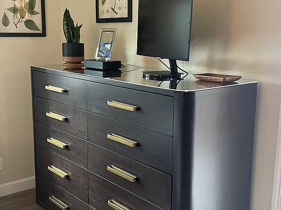 ~Huge Crate & Barrel dresser & use of the Smart TV included 
~Lots of extra bedding available