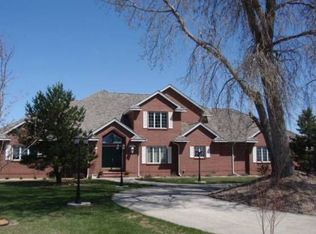 1310 S Gunbarrel Rd, Grand Island, NE 68801