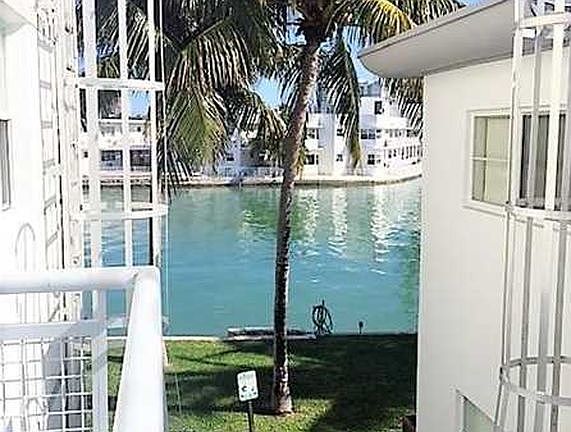 3rd image of 6911 E Bay Dr #4