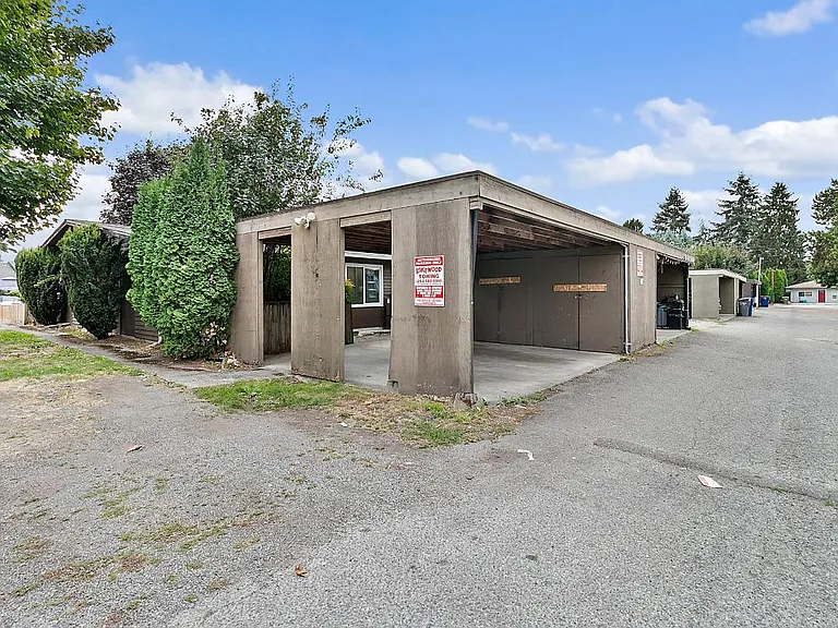 417 22nd St SE #D — Photo 21