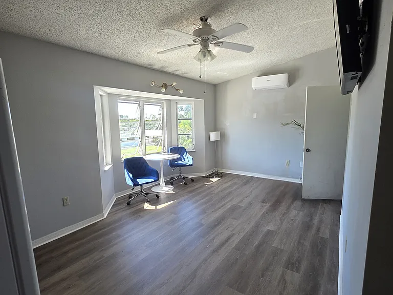 2735 Marshall Dr #A — Photo 1