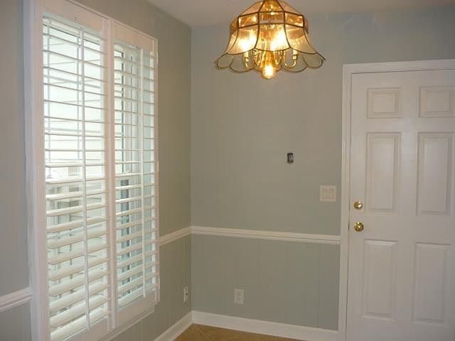 2nd image of 212 Boxwood Dr