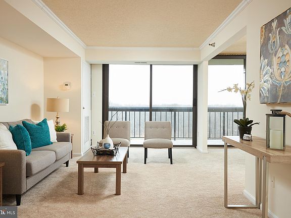 2nd image of 7401 Westlake Ter APT 1504