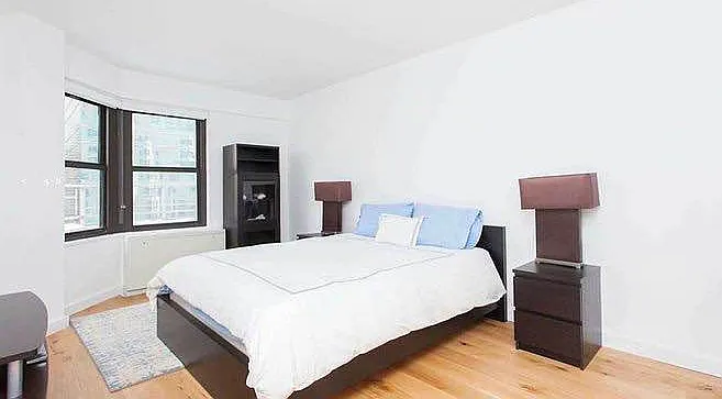279 East 44th Street — Photo 4
