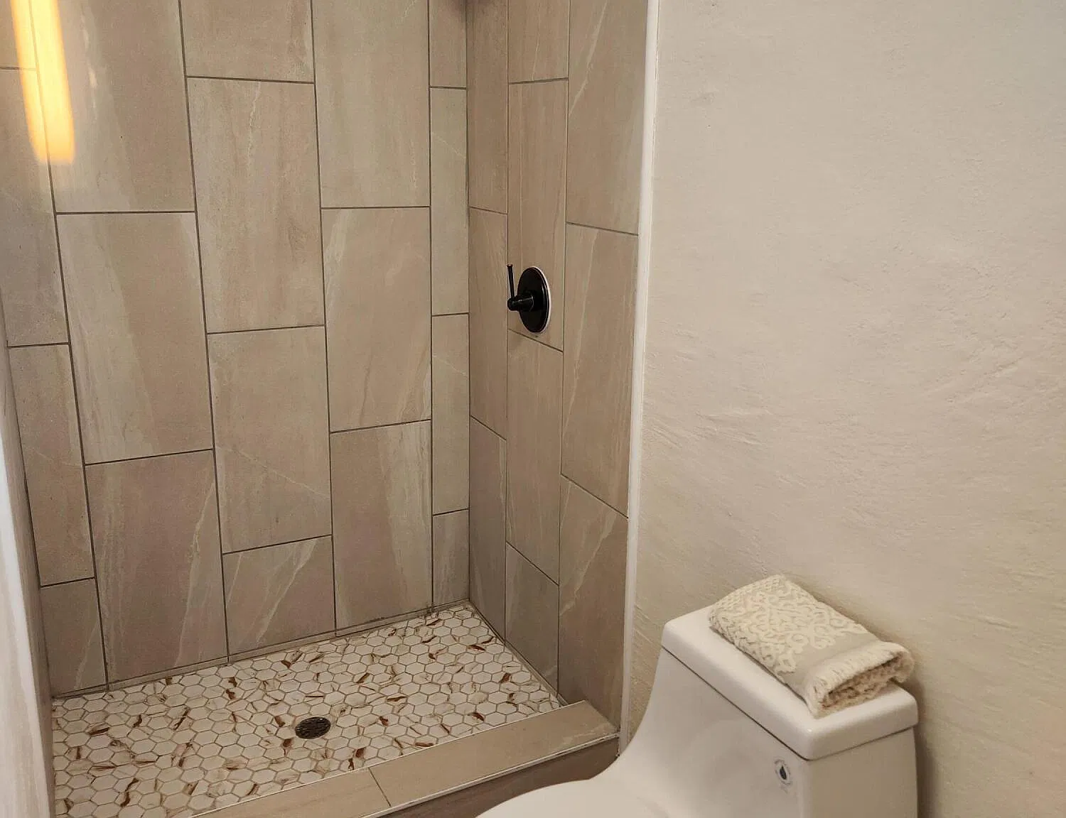 1 bed, 1607 sqft, $800 — Photo 3