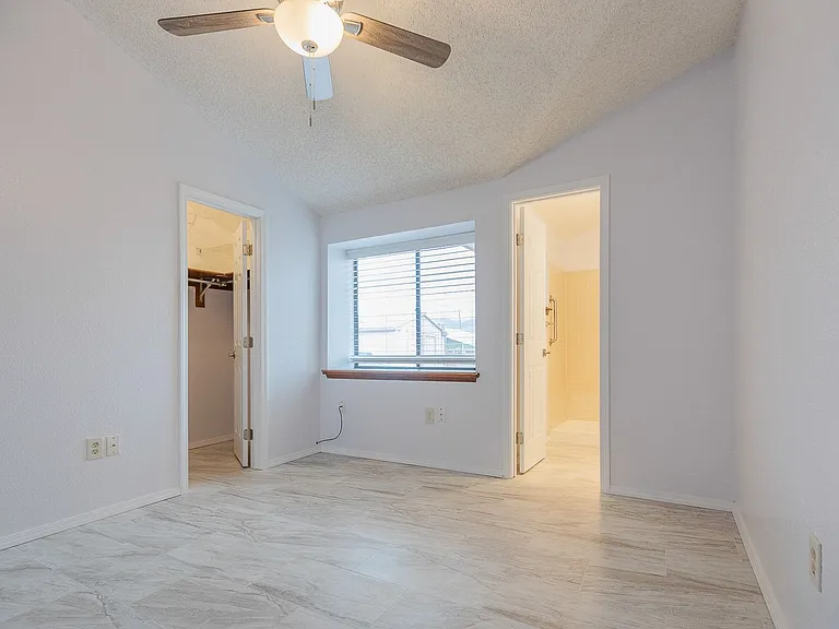 762 Stafford Ct — Photo 18