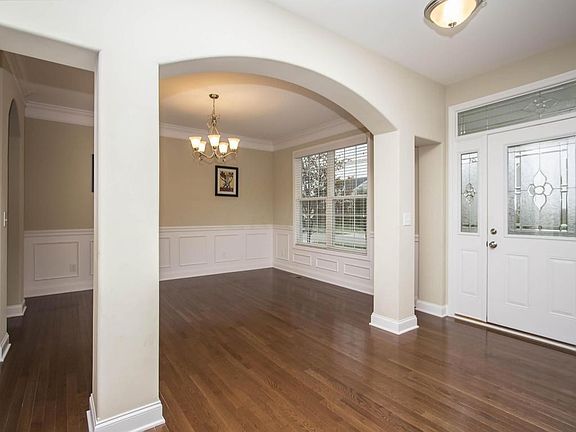 Entry/Dining Room