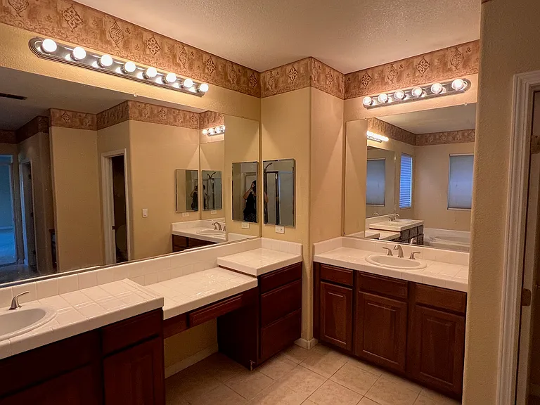 210 Independence Ct — Photo 10