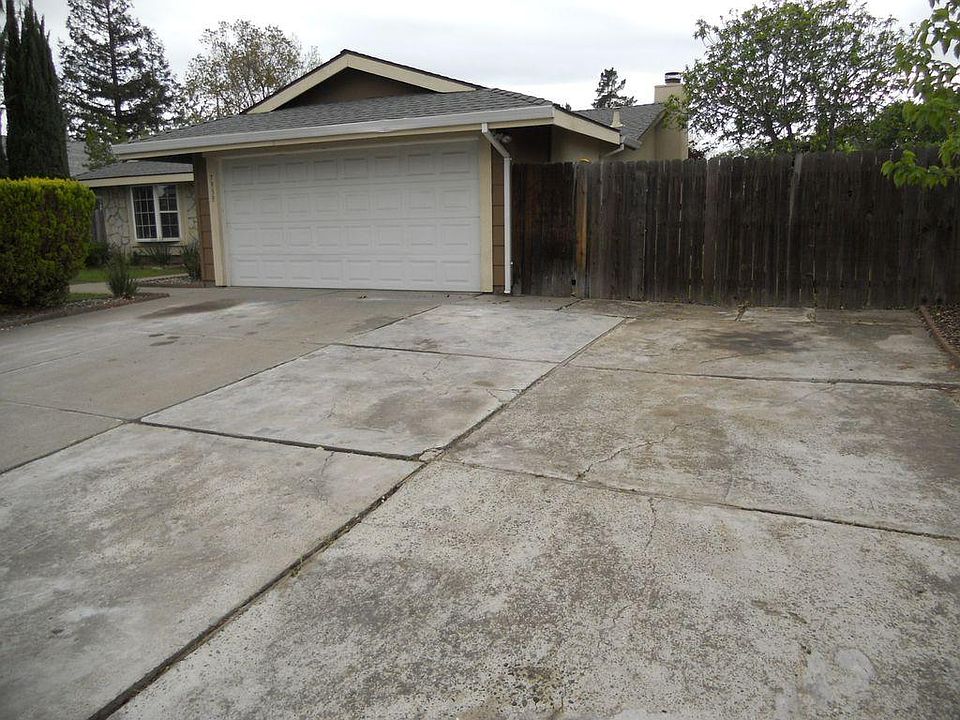 2nd image of 7958 Deer Creek Dr