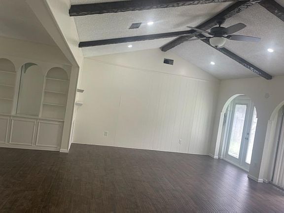 4th image of 103 Bluebonnet St