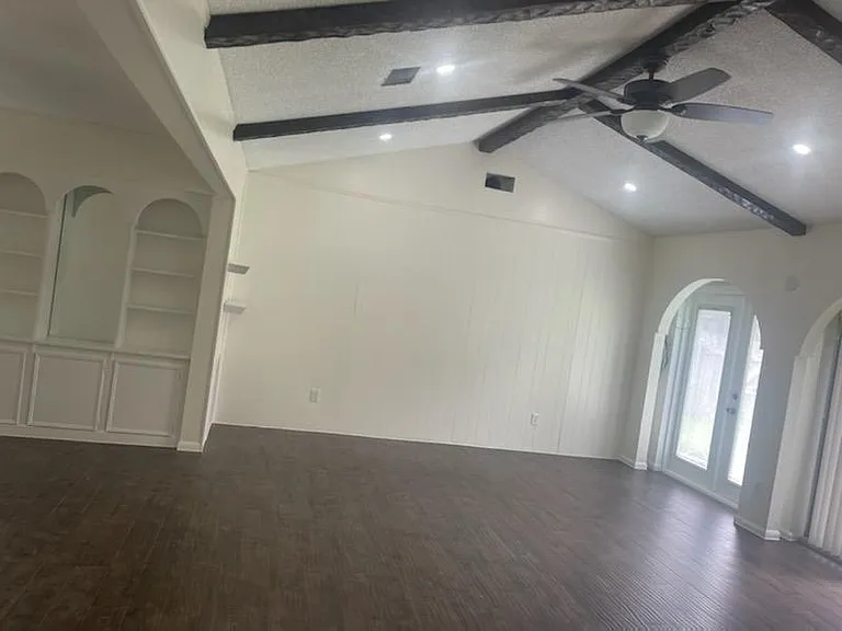 103 Bluebonnet St — Photo 4
