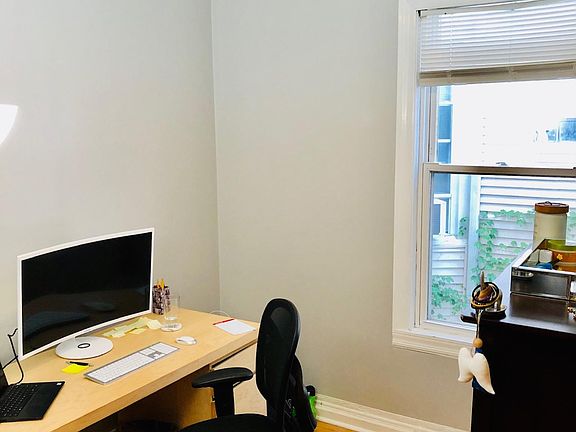 5th image of 4711 N Artesian Ave APT 1