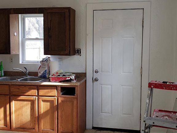 4th image of 306 Pritz Ave