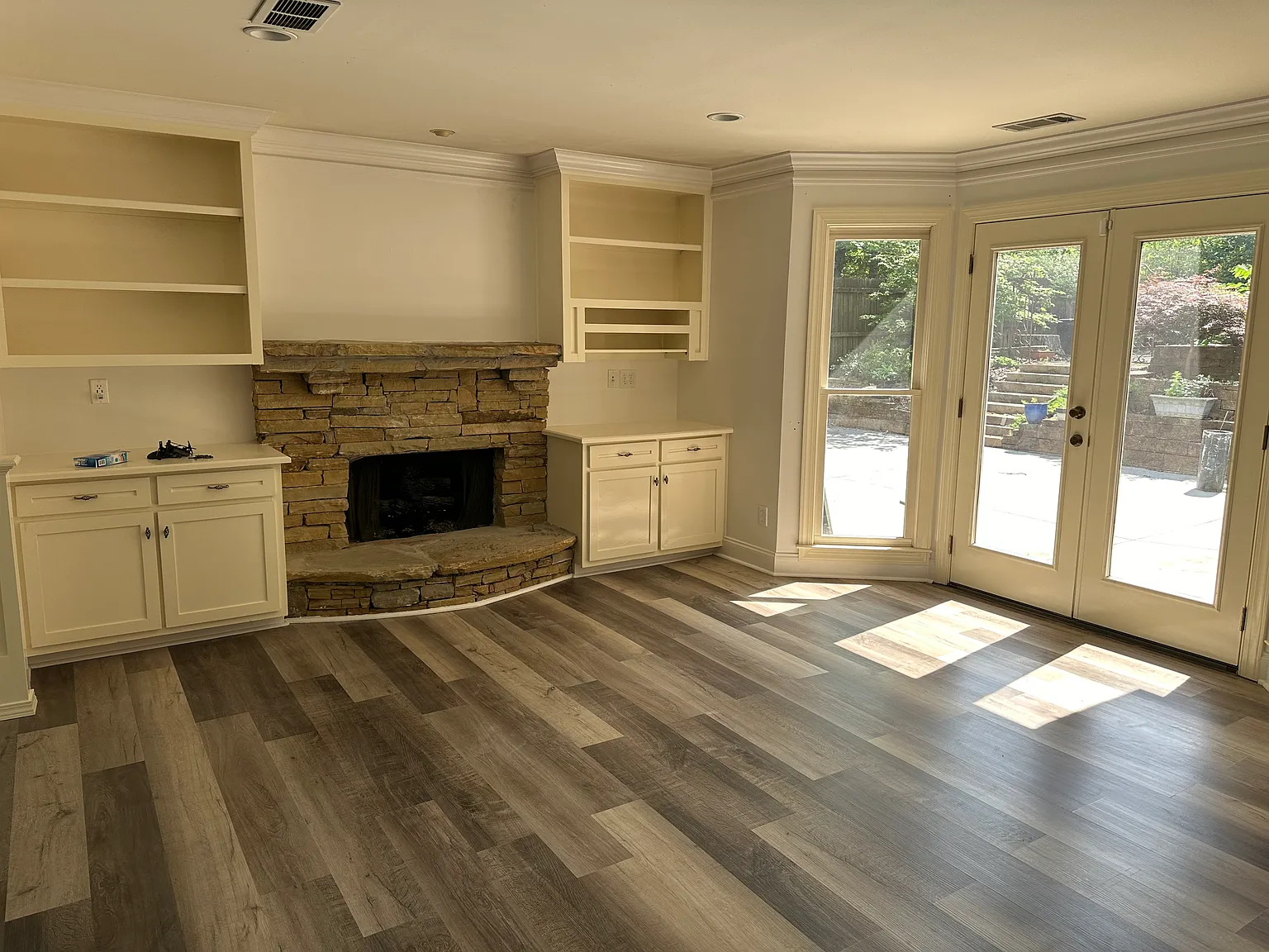 4 bed, 2.5 bath, 3270 sqft, $3,750 — Photo 4
