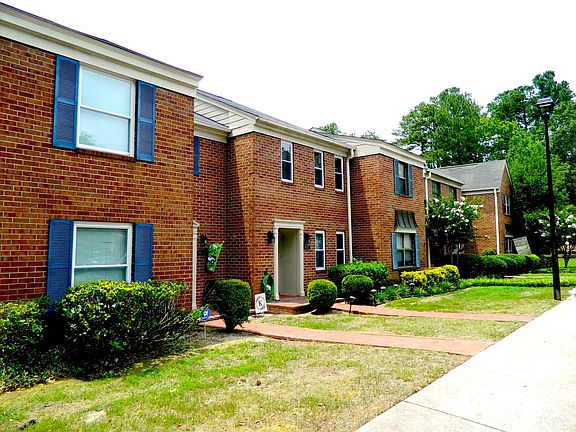 4th image of 407 Folkstone Cir