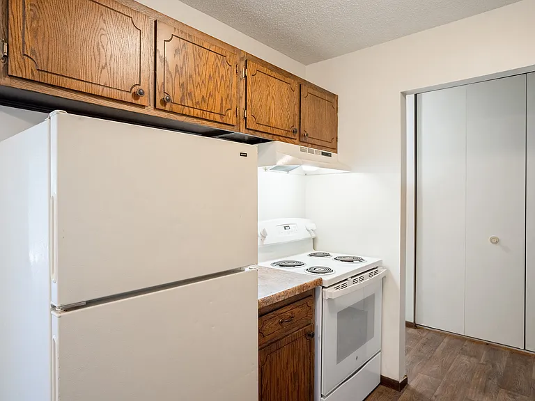 Eagan, MN Glen Pond Apartments | Kitchen
