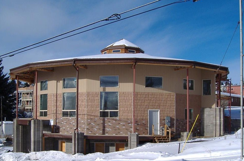 duplex upper apartment
