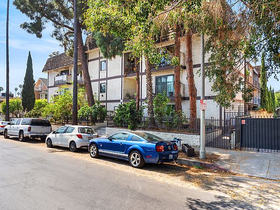 2nd image of 1559 Winona Blvd #D-3
