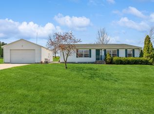 303 Main St, Elberon, IA 52225