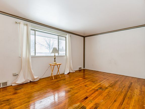 3rd image of 34219 Arrowhead St