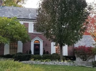 726 Lenox Rd, Glen Ellyn, IL 60137