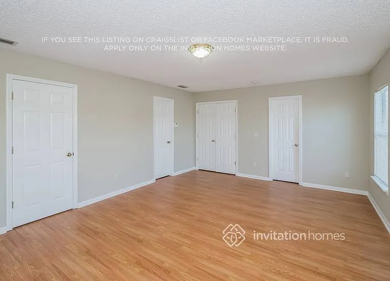 1656 Hawkins Cove Dr E — Photo 10