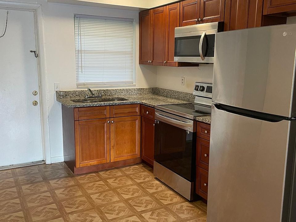1st image of 109 Forest St