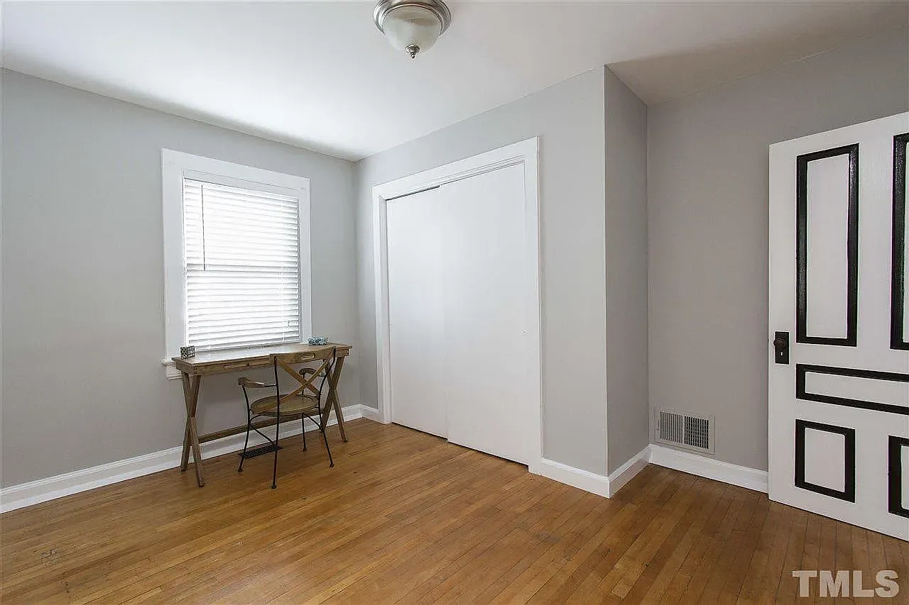2 bed, 1030 sqft, $2,100 — Photo 2