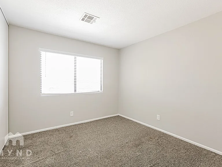 261 Queen Marie Ct — Photo 12