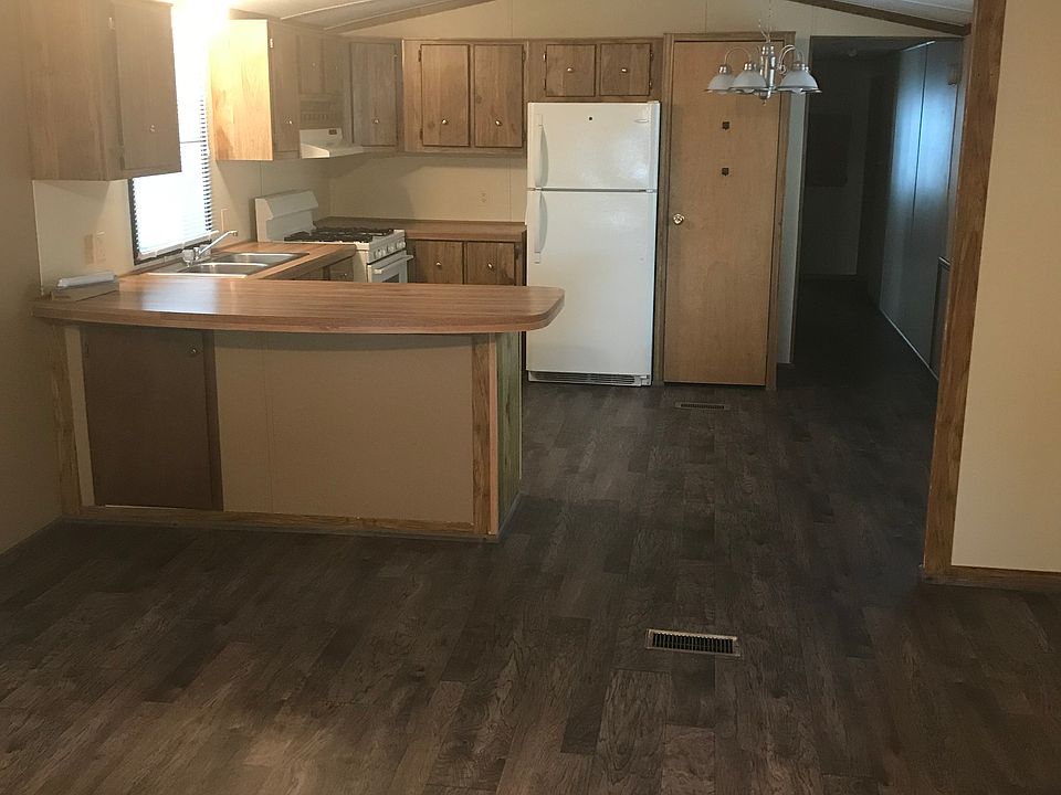 2nd image of 20 Perimeter Dr #20