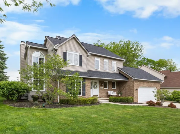 624 Woodhill Dr, Saline, MI 48176
