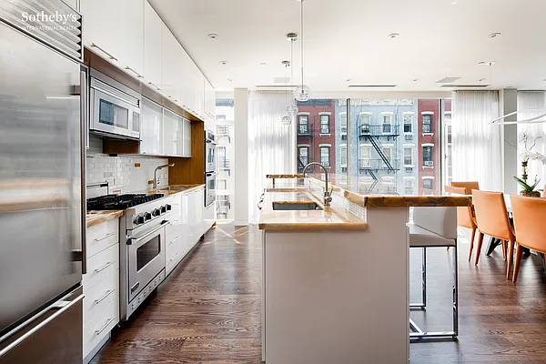 Sold by Sotheby's International Realty | media 5